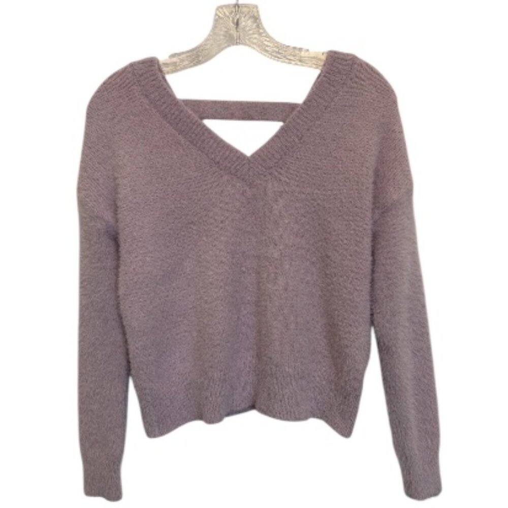 Jessica Simpson Fuzzy Cropped V-Neck Sweater XS Lavender Purple Open Back EUC